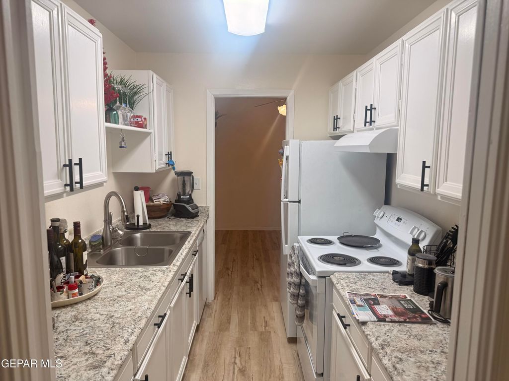 Photo of 252 Shadow Mountain #A4, El Paso, TX 79912 (MLS # 934402)