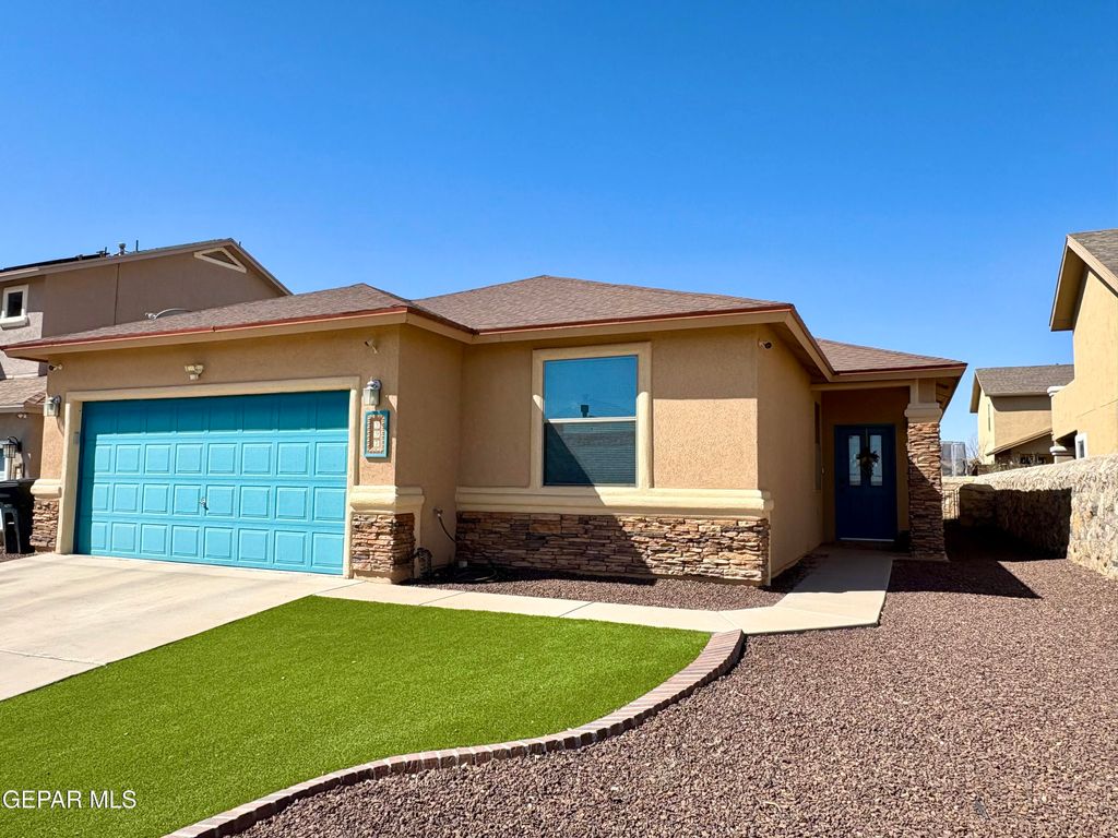 Photo of 397 LITCHFIELD Street, Horizon City, TX 79928 (MLS # 941958)