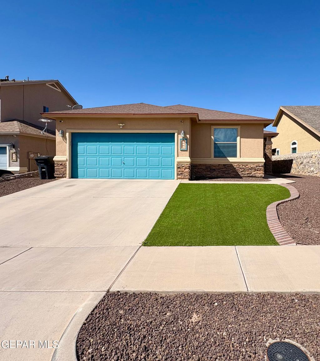 Photo of 397 LITCHFIELD Street, Horizon City, TX 79928 (MLS # 941958)