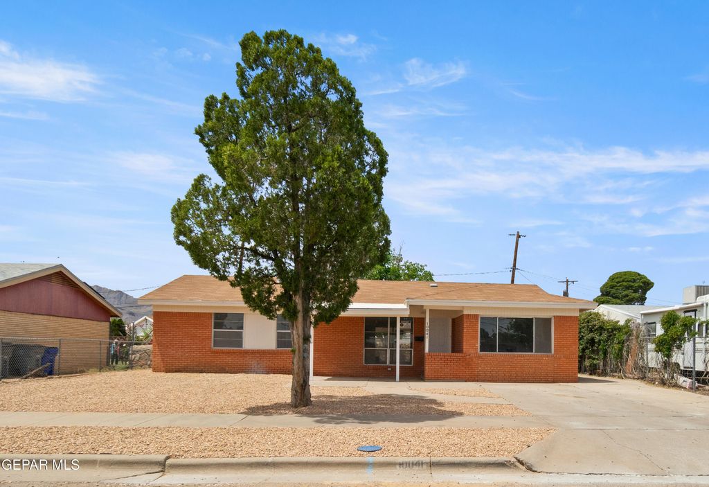 Photo of 10041 NEWCASTLE Drive, El Paso, TX 79924 (MLS # 942834)