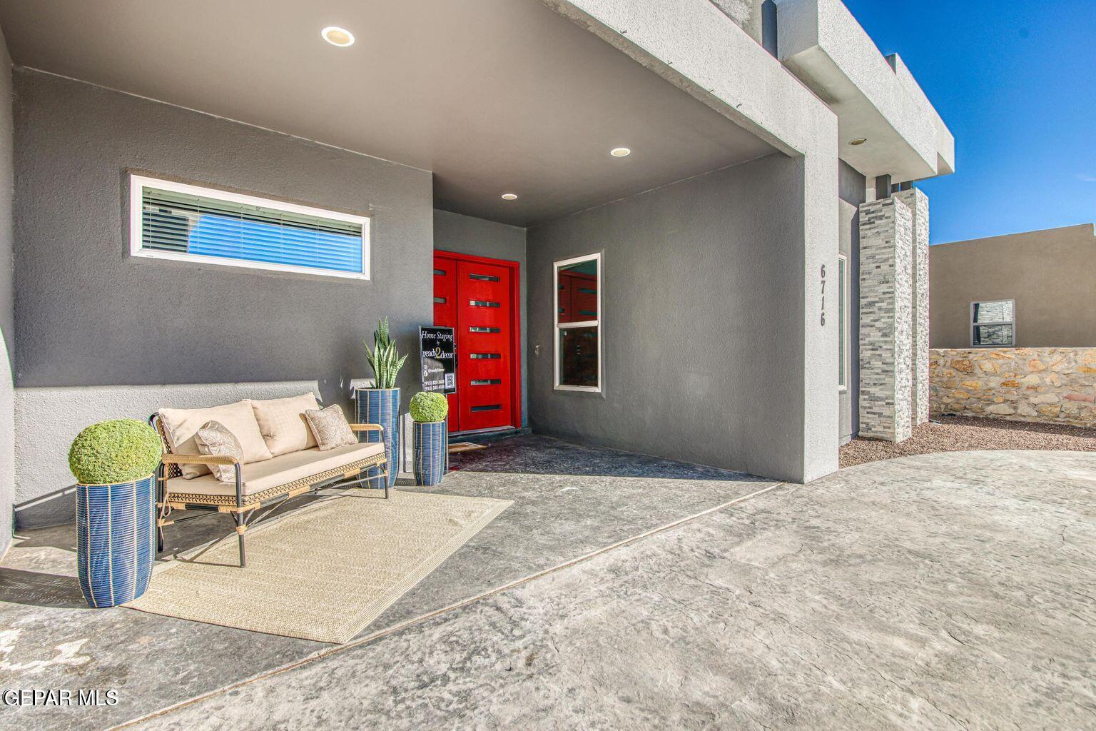 6716 RIO HACIENDAS Circle