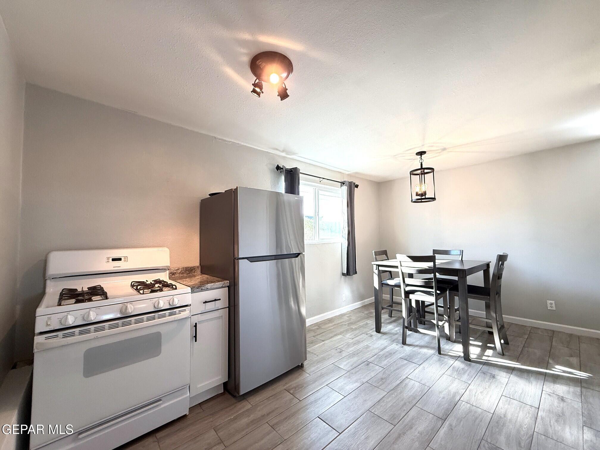 7441 Alameda- REAR Avenue 10