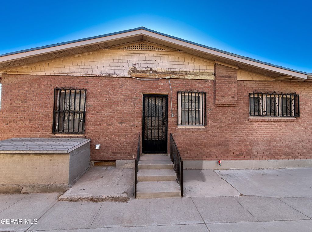 Photo of 3900 TROWBRIDGE Drive, El Paso, TX 79903 (MLS # 942420)