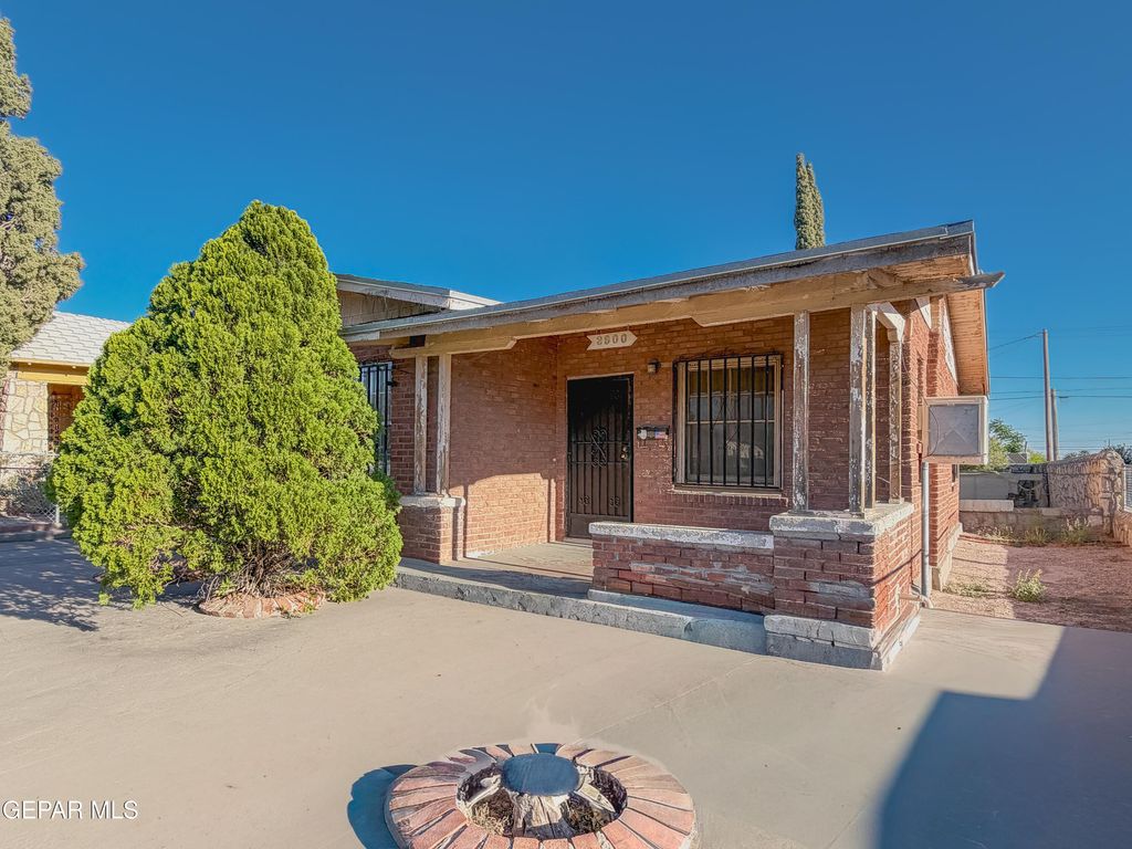Photo of 3900 TROWBRIDGE Drive, El Paso, TX 79903 (MLS # 942420)