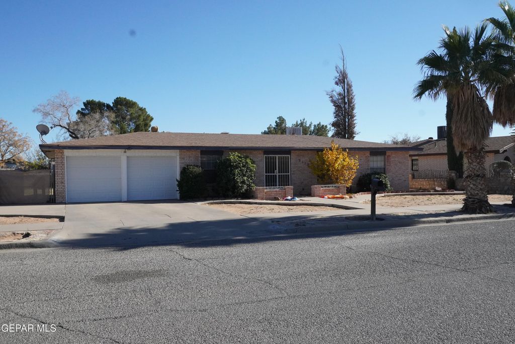 Photo of 3112 Edgerock Drive, El Paso, TX 79935 (MLS # 935461)