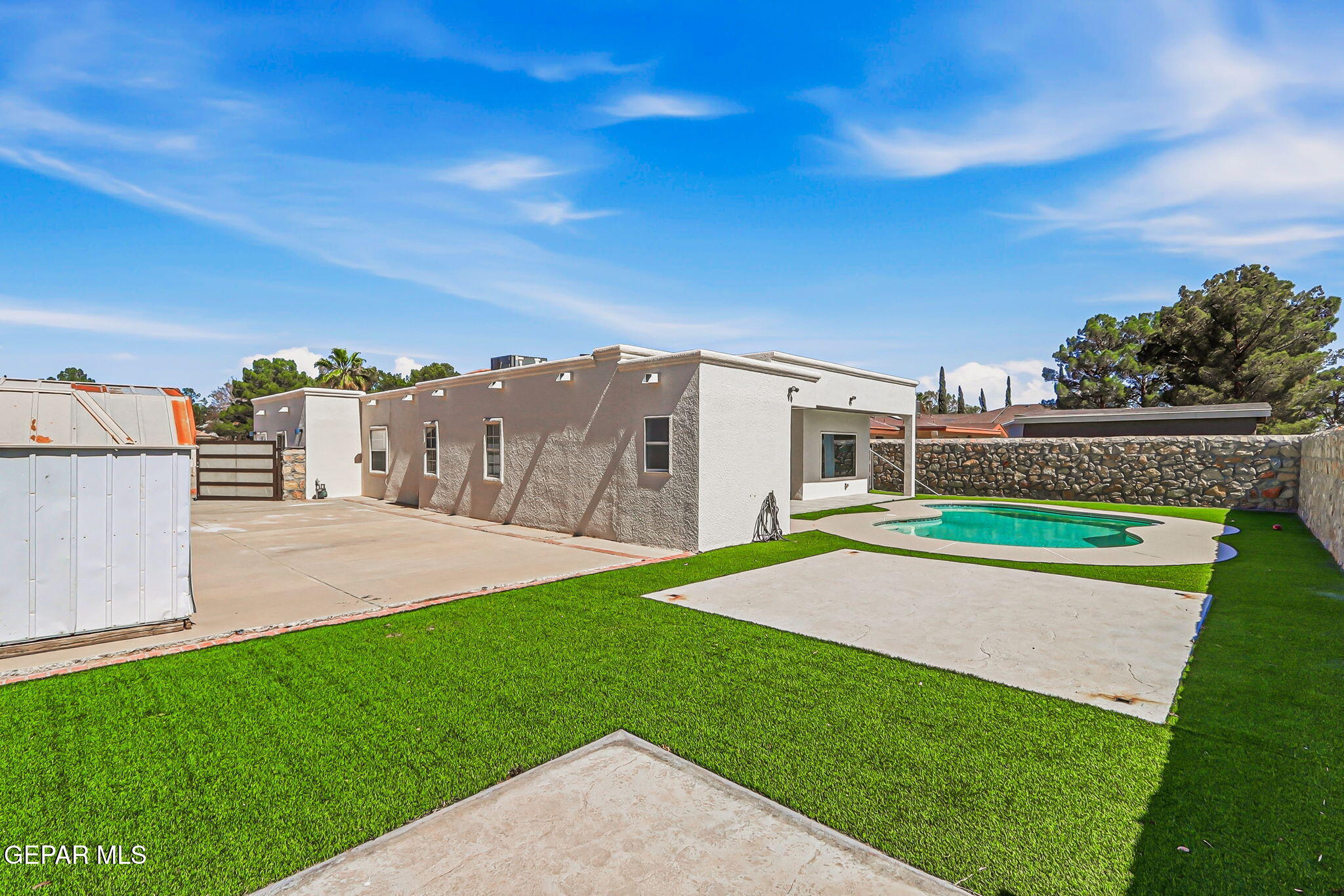 415 MERCER Lane