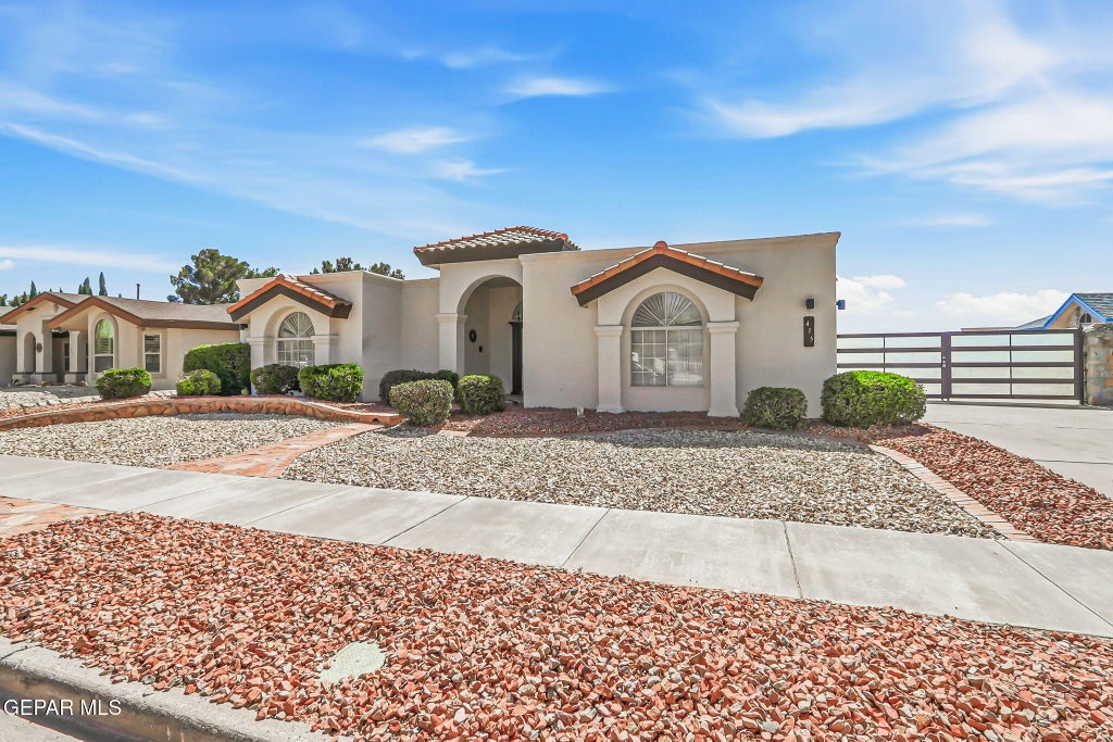 Photo of 415 MERCER Lane, Horizon City, TX 79928 (MLS # 951147)