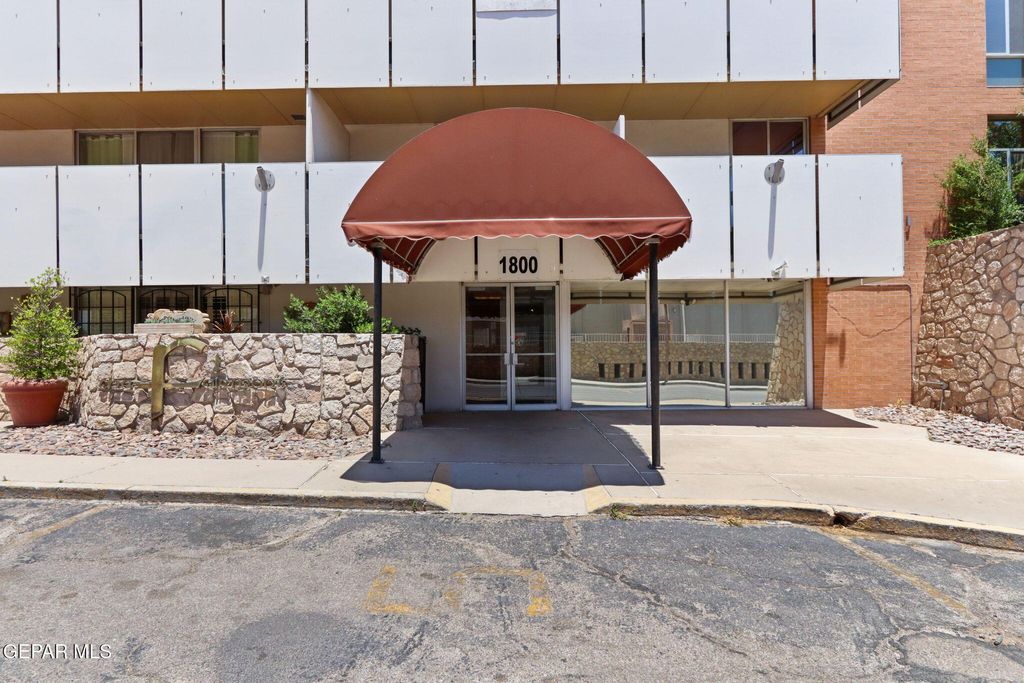 Photo of 1800 N STANTON Street #305, El Paso, TX 79902 (MLS # 937863)