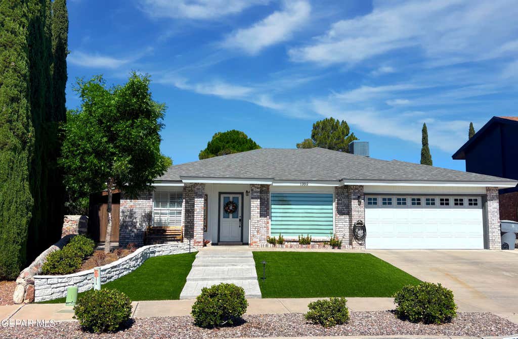 Photo of 1352 DESERT JEWEL Drive, El Paso, TX 79912 (MLS # 946366)