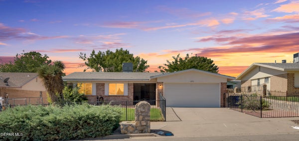 1573 DALE DOUGLAS DR, EL PASO, TX 79936 - Image f4bbdb4e4369cd568ec44bdb2a3b5e49/536712034