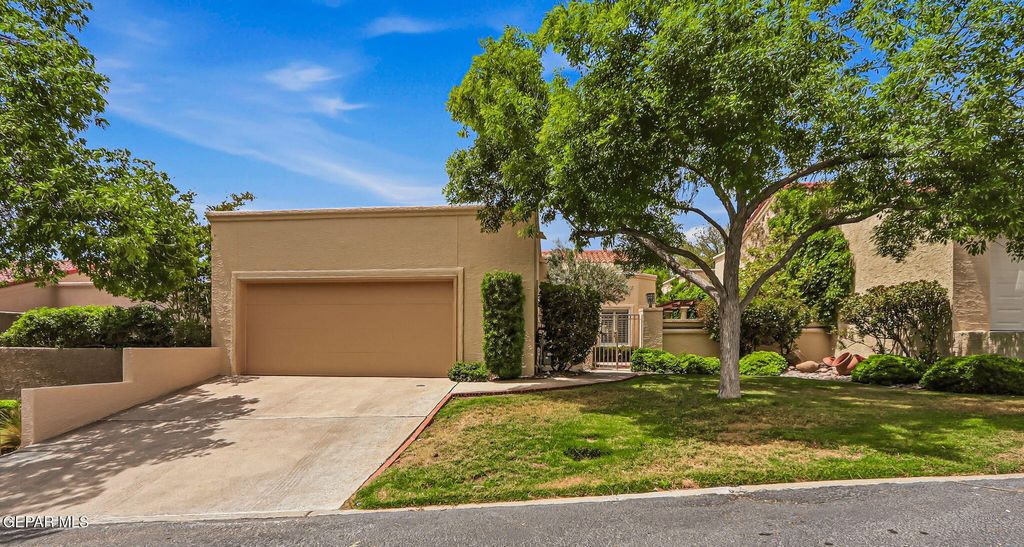 Photo of 1013 LOS JARDINES Circle, El Paso, TX 79912 (MLS # 943542)