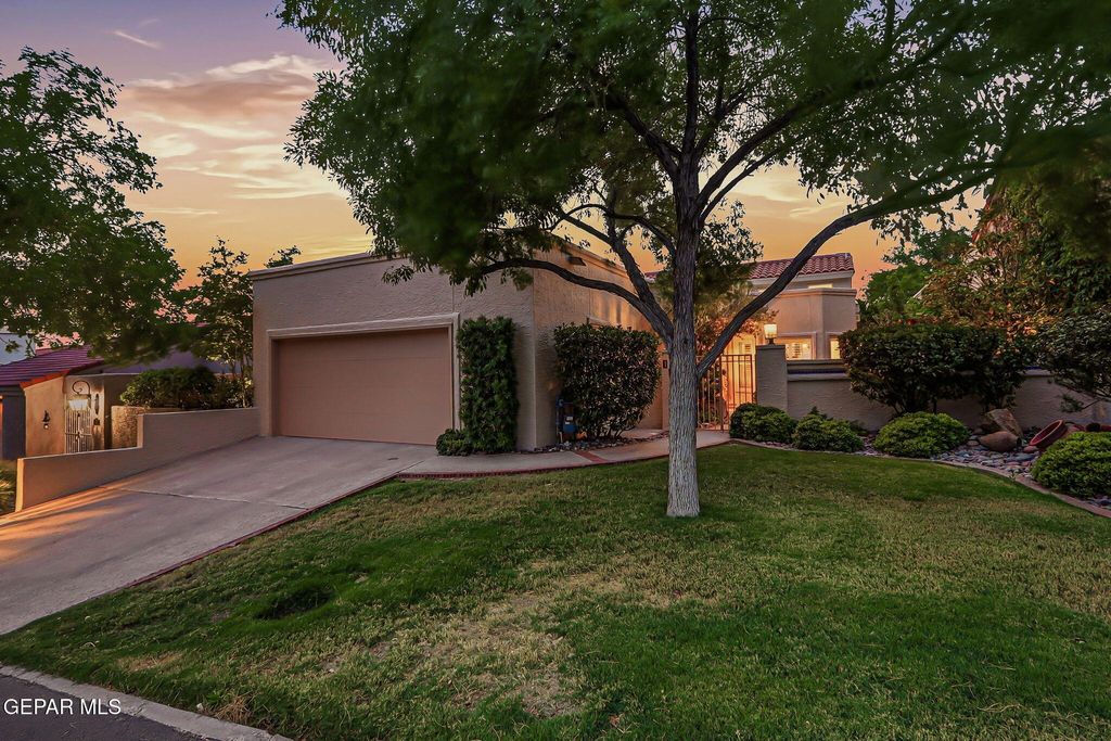 Photo of 1013 LOS JARDINES Circle, El Paso, TX 79912 (MLS # 943542)