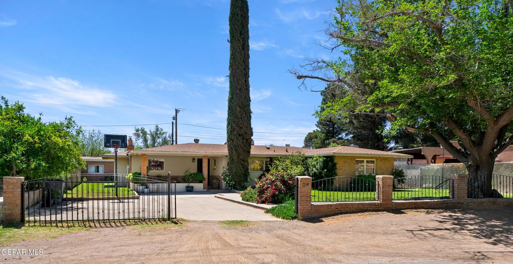 Photo of 214 HERMOSA Lane, El Paso, TX 79922 (MLS # 936745)