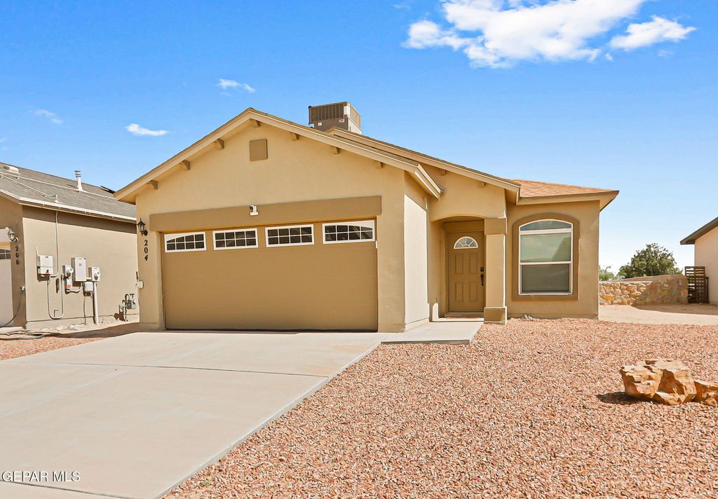 Photo of 204 FLOR BORRAJA, Socorro, TX 79927 (MLS # 930496)