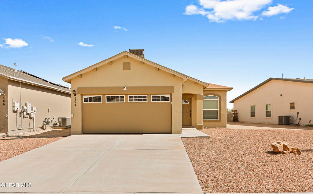 Photo of 204 FLOR BORRAJA, Socorro, TX 79927 (MLS # 930496)