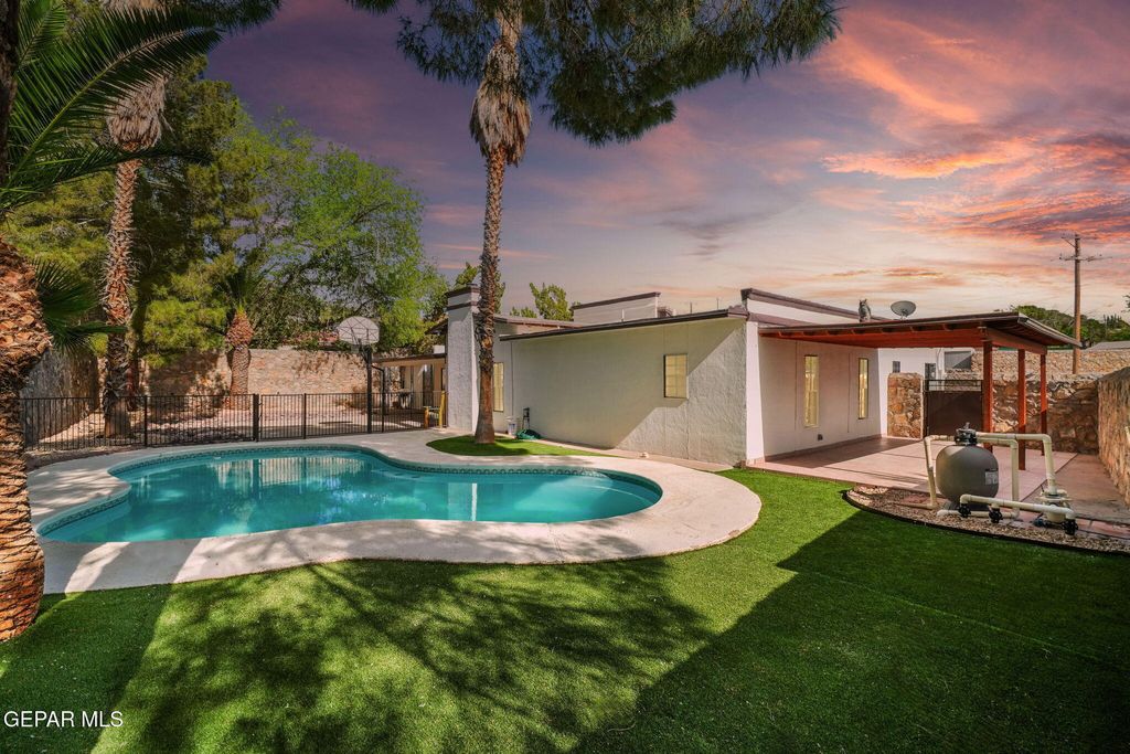 Photo of 6625 TARASCAS Drive, El Paso, TX 79912 (MLS # 941816)