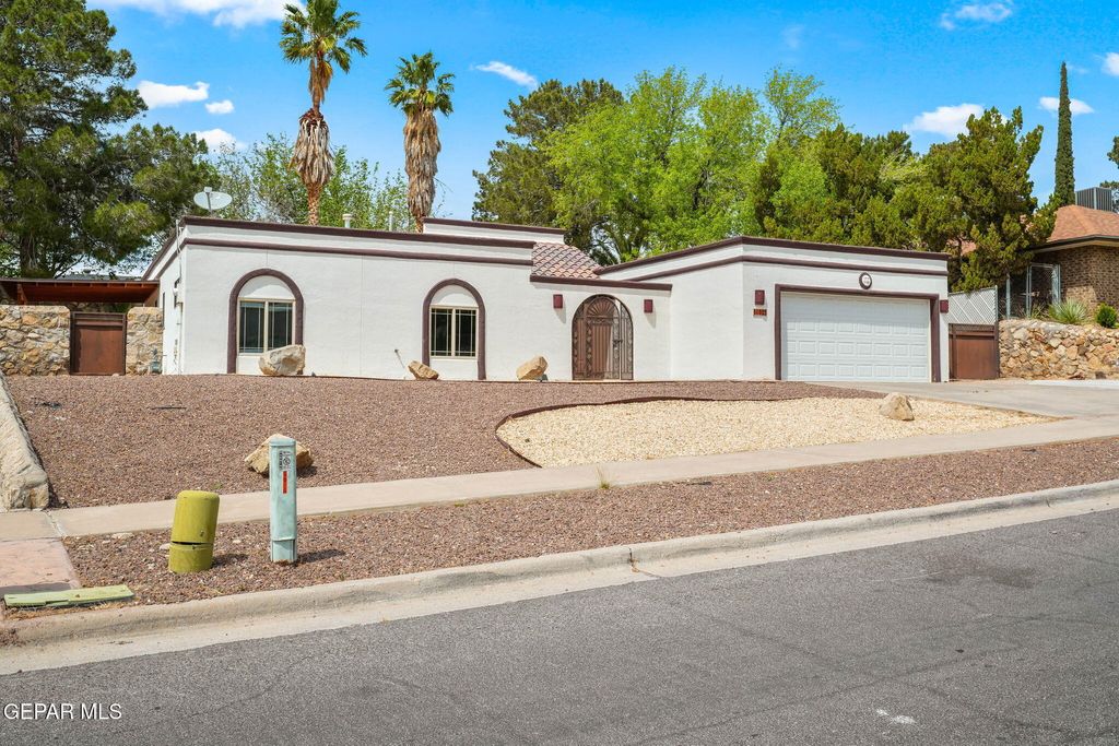 Photo of 6625 TARASCAS Drive, El Paso, TX 79912 (MLS # 941816)