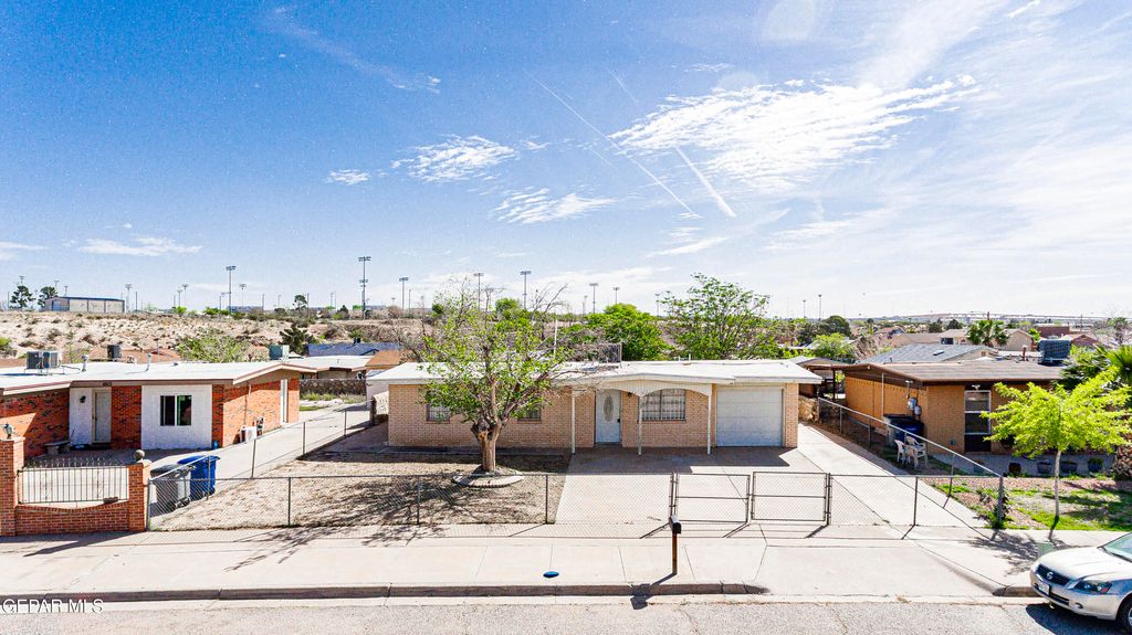 Photo of 1008 KINGSWREATH Place, El Paso, TX 79907 (MLS # 940869)