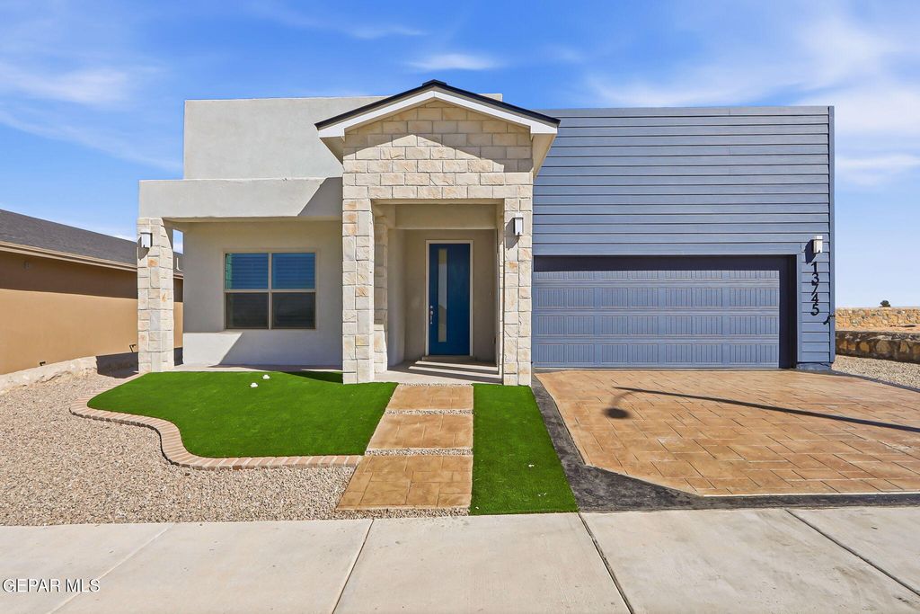 Photo of 13745 CENTRO VISTA, Horizon City, TX 79928 (MLS # 940403)