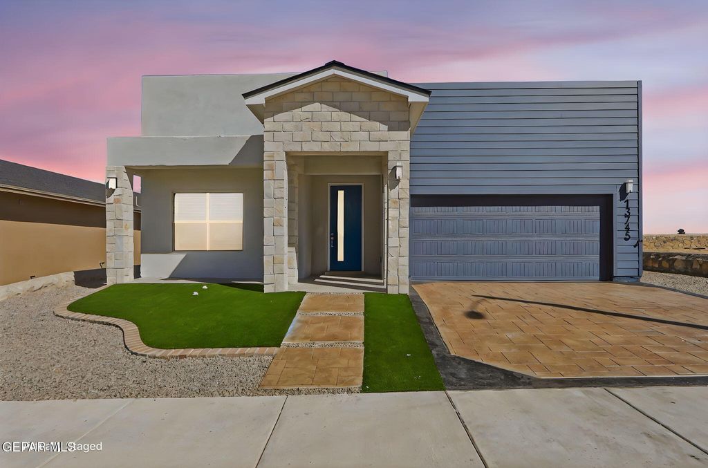 Photo of 13745 CENTRO VISTA, Horizon City, TX 79928 (MLS # 940403)