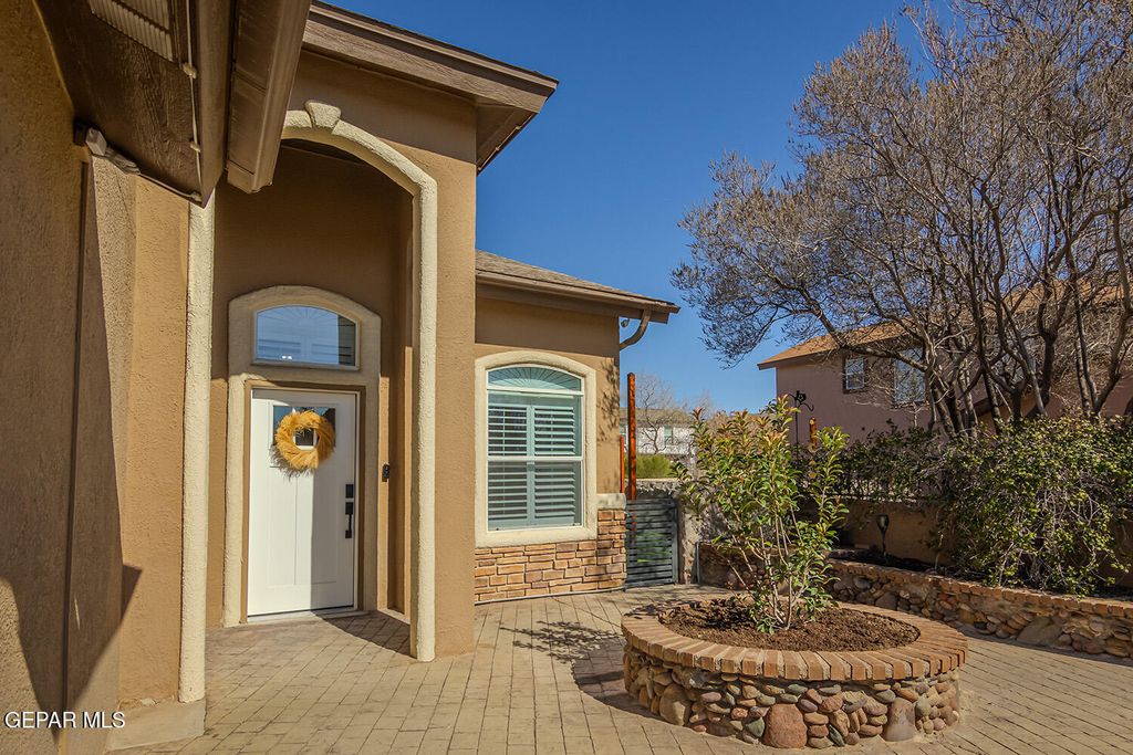 Photo of 721 Portillo Drive, El Paso, TX 79932 (MLS # 938000)