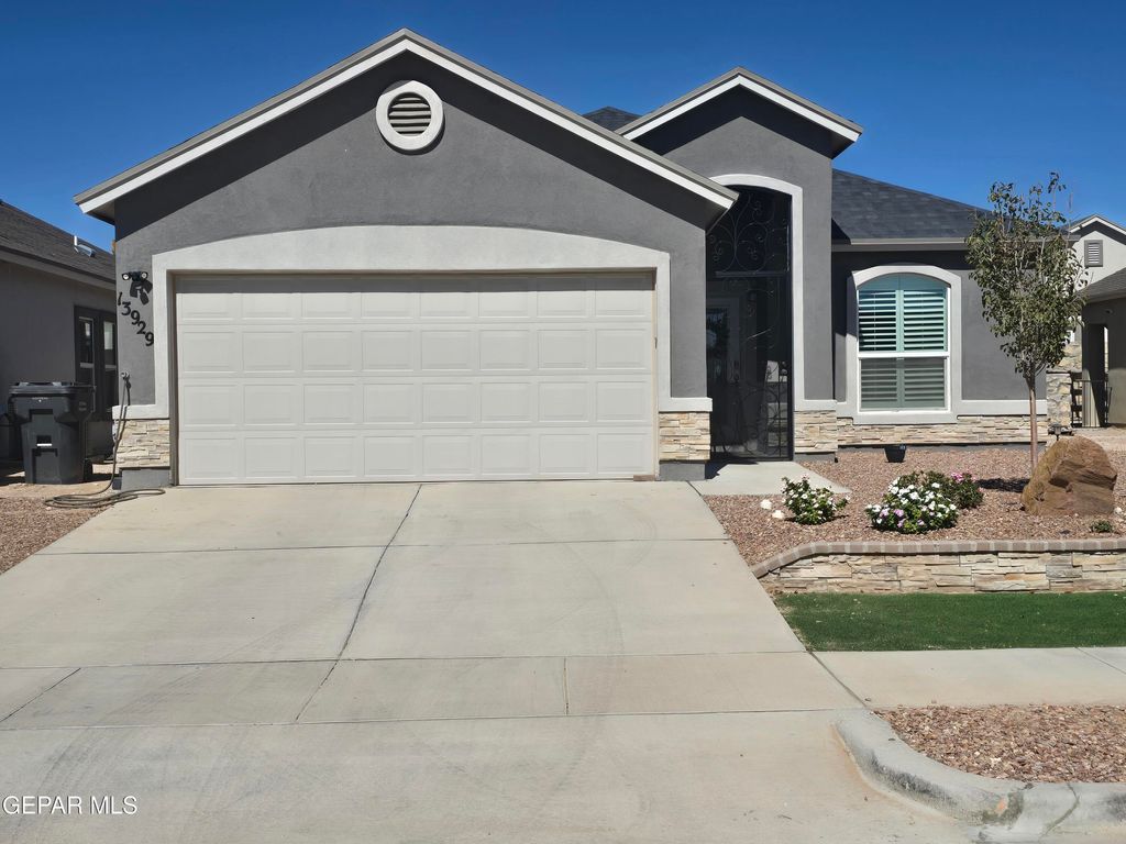 Photo of 13929 Garforth Avenue, Horizon City, TX 79928 (MLS # 932649)