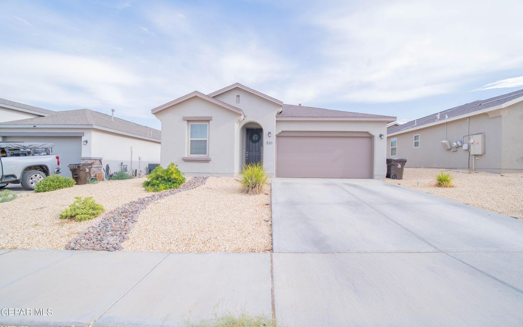 Photo of 833 Via Glorieta, Sunland Park, NM 88063 (MLS # 946227)
