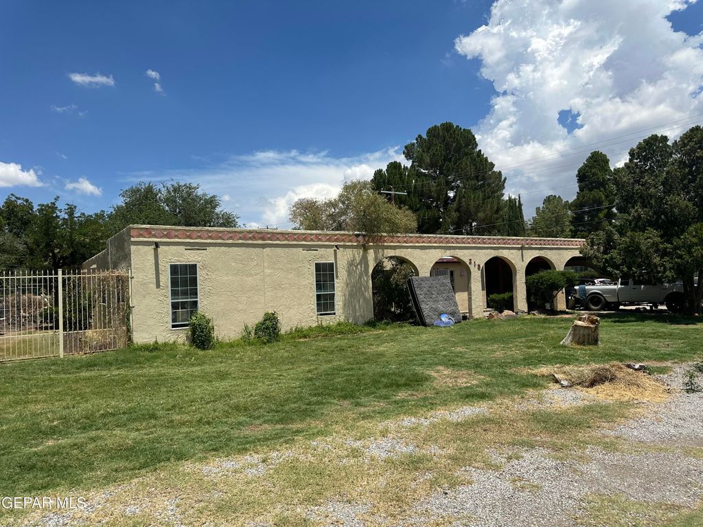 Photo of 215 HERMOSA Lane, El Paso, TX 79922 (MLS # 948048)