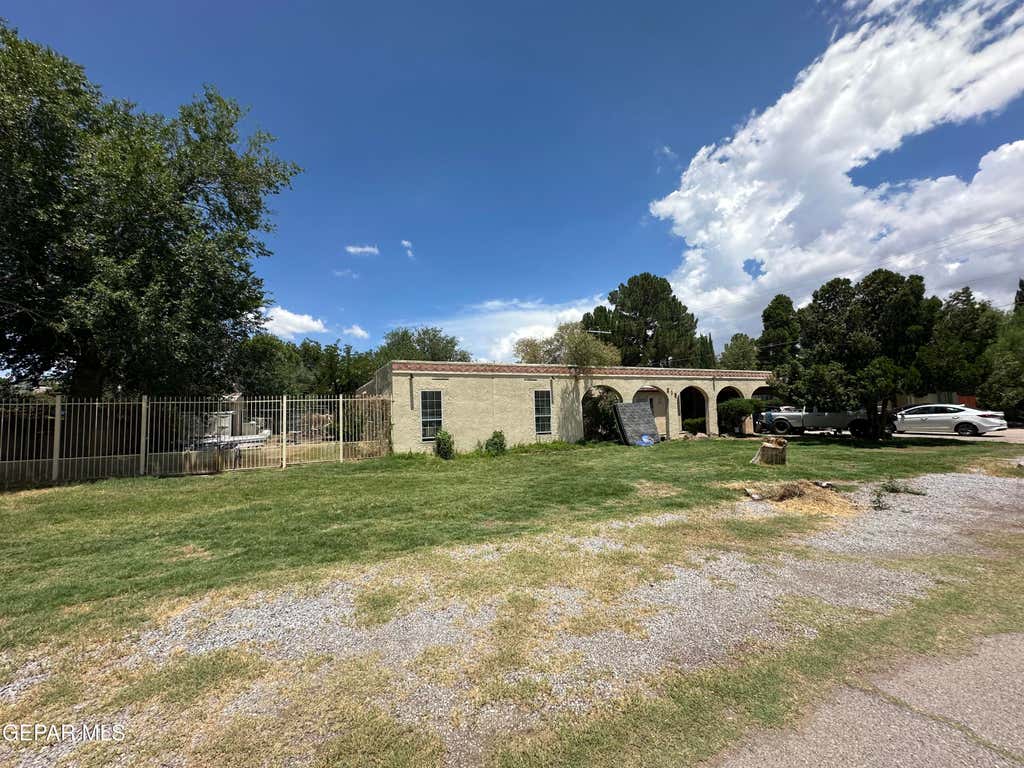 Photo of 215 HERMOSA Lane, El Paso, TX 79922 (MLS # 948048)