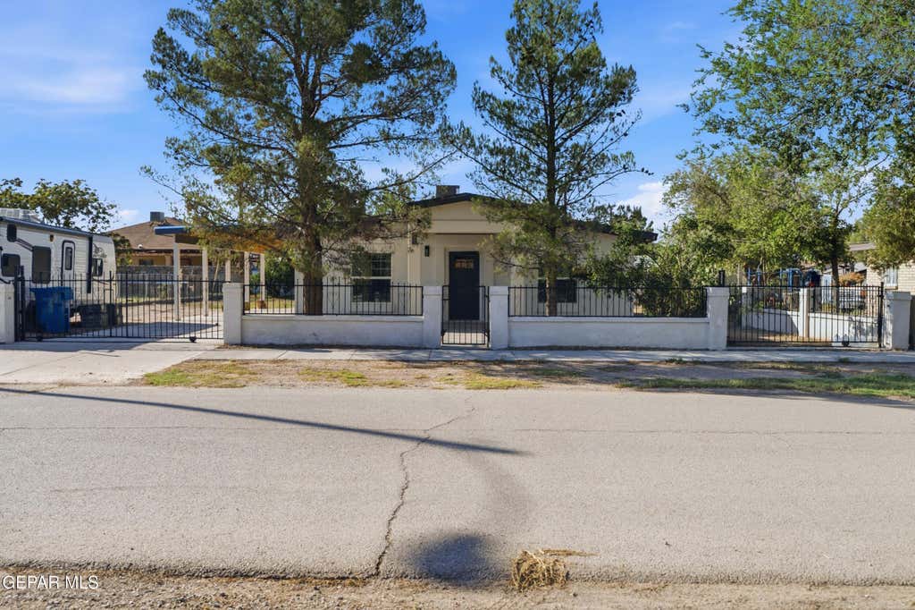 Photo of 11574 La Poblana Drive, Socorro, TX 79927 (MLS # 948570)