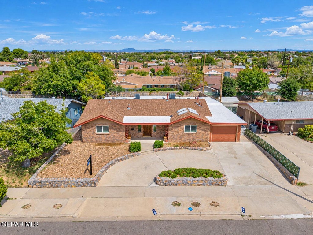Photo of 9961 DEBBIE Drive, El Paso, TX 79925 (MLS # 951495)