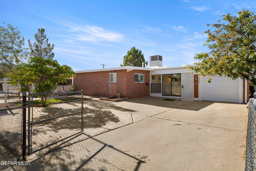 Photo of 5114 BEALS Street, El Paso, TX 79924 (MLS # 950031)