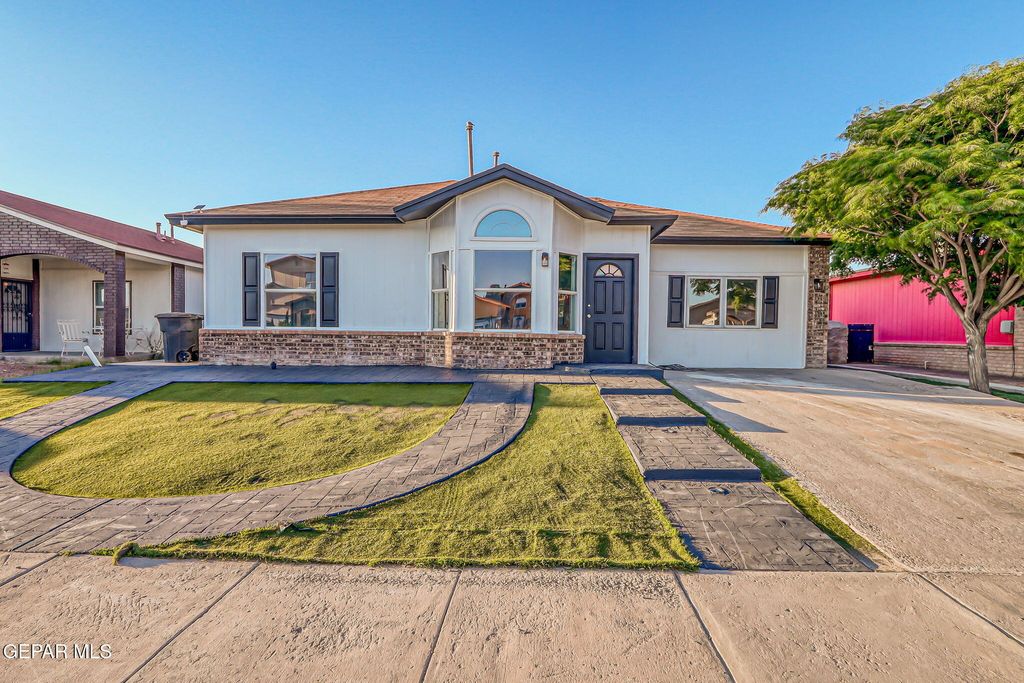 Photo of 14357 Venecia Drive, Horizon City, TX 79928 (MLS # 942334)