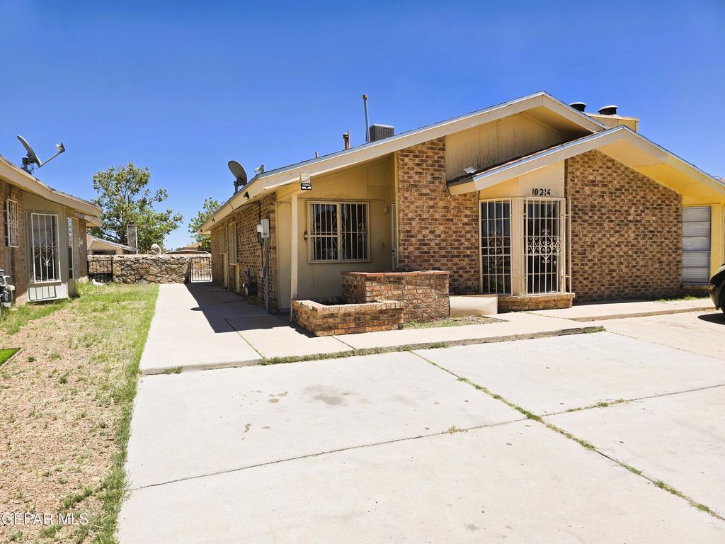 Photo of 10214 SILVER STRAND Place, El Paso, TX 79924 (MLS # 943681)