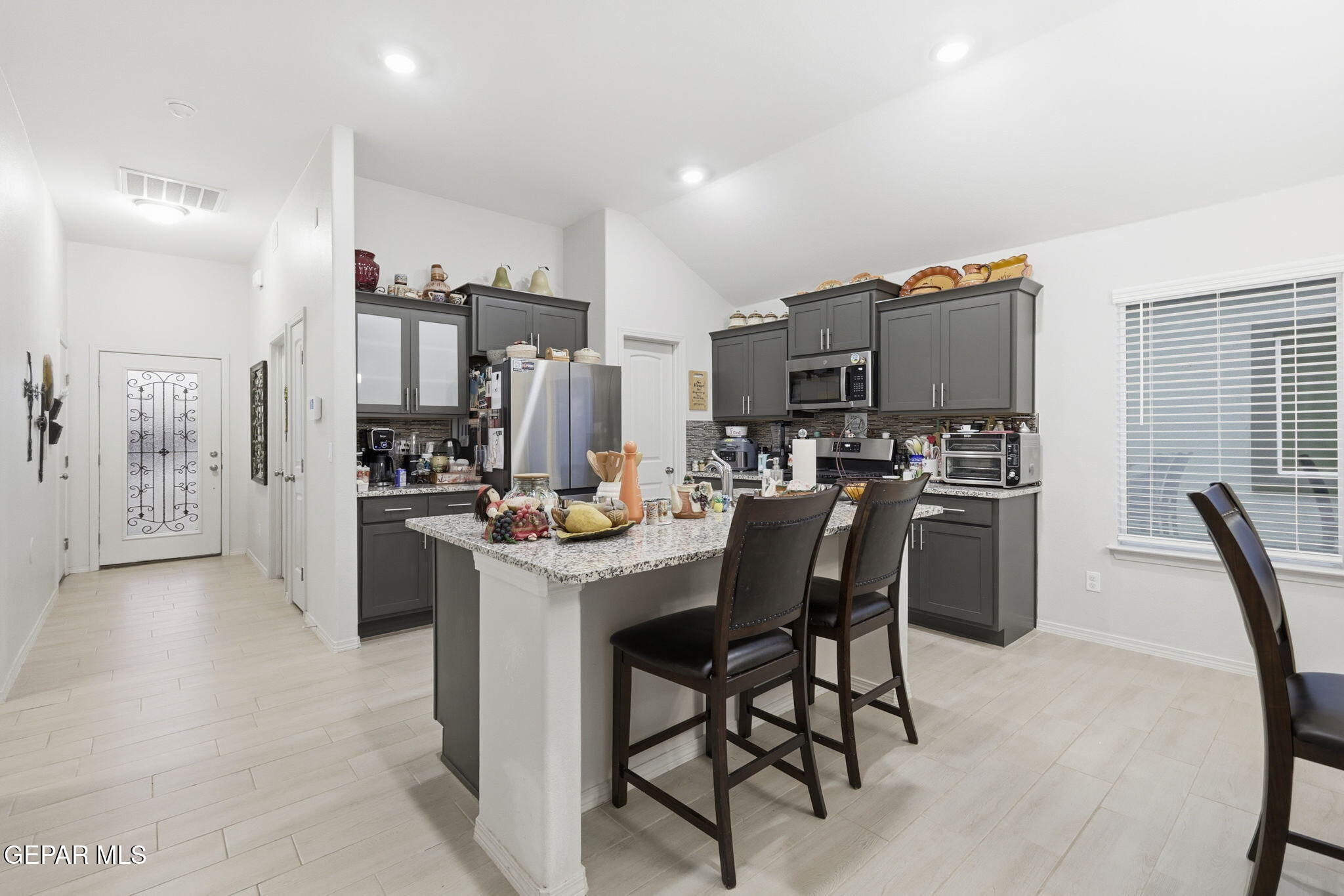 15165 COMPOSITION Avenue