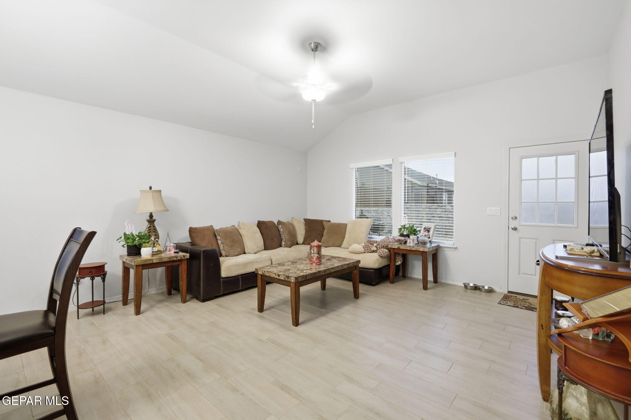 15165 COMPOSITION Avenue