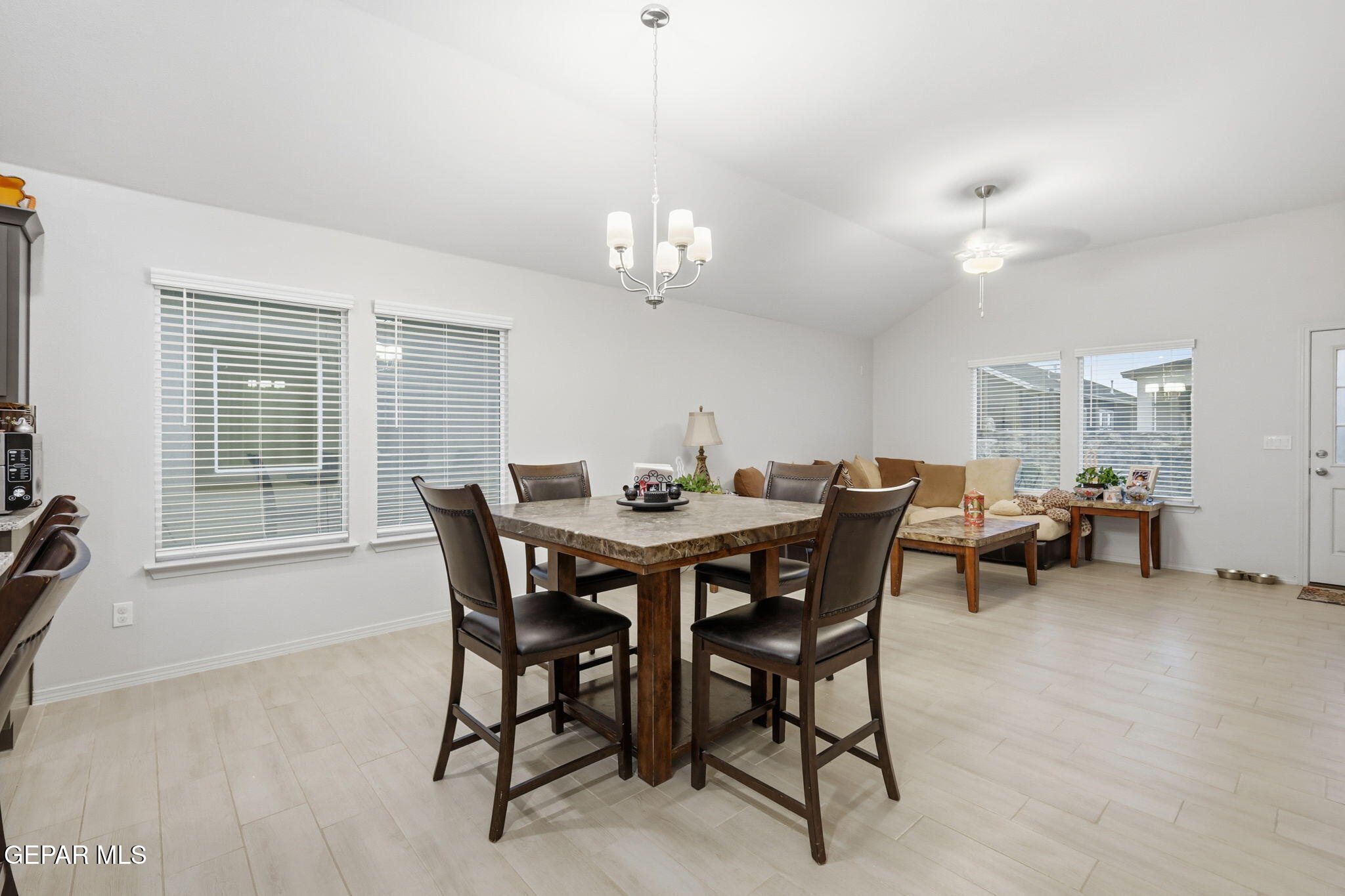 15165 COMPOSITION Avenue