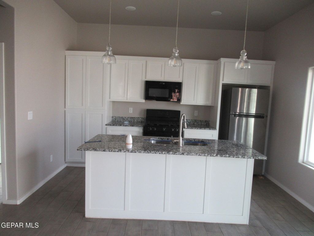 Photo of 625 Harvest Grove Lane, Socorro, TX 79927 (MLS # 938128)