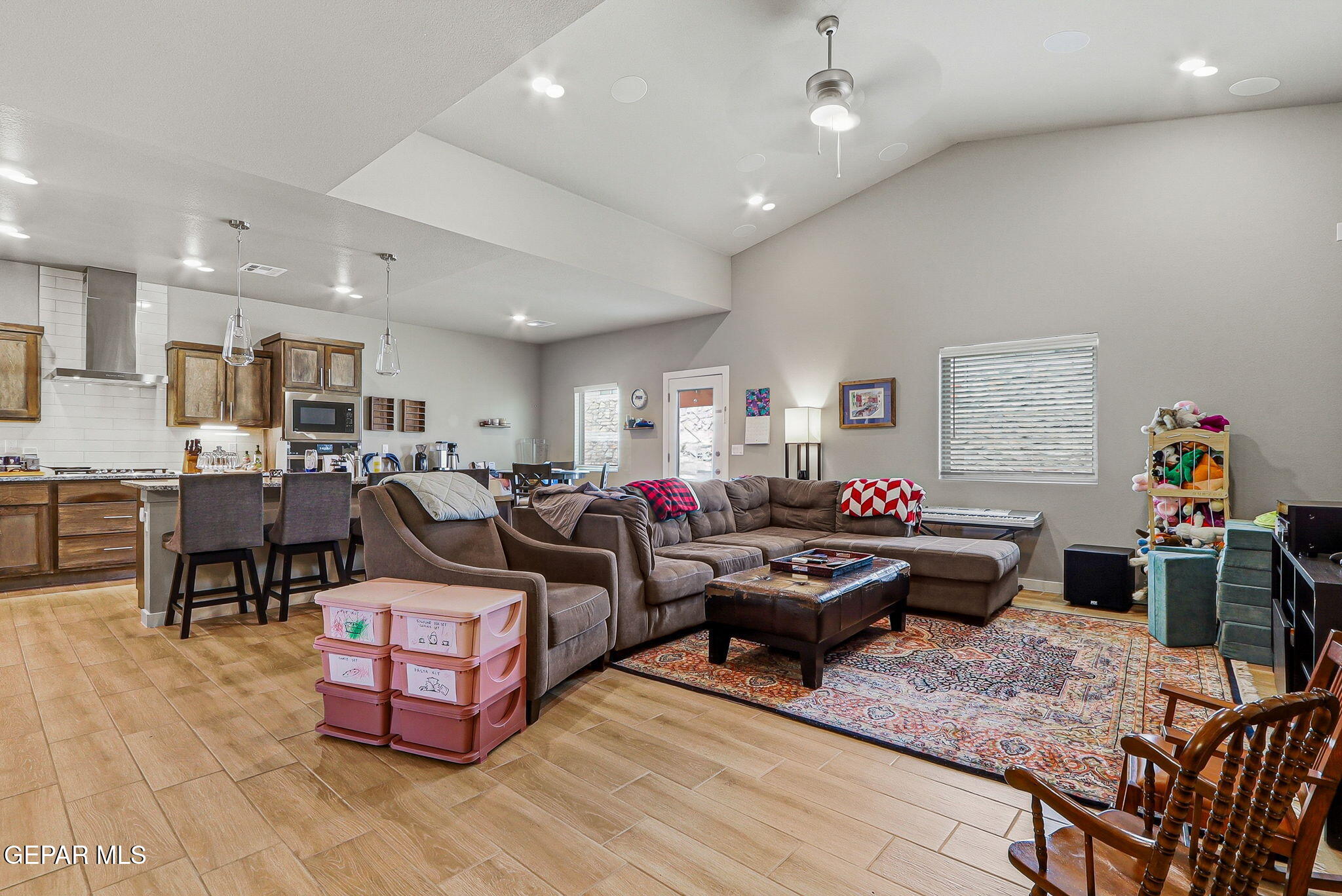7412 SCARLET OAK Place