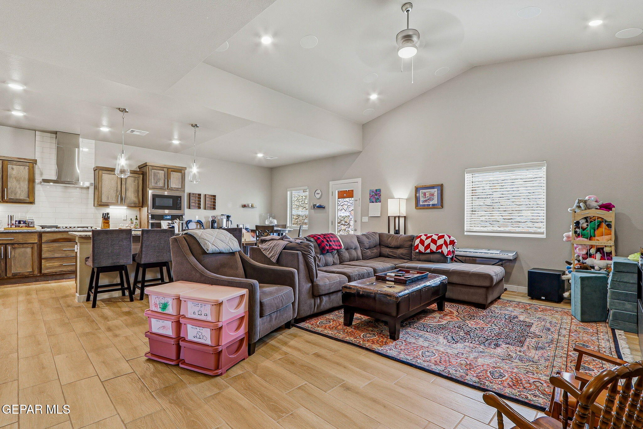 7412 SCARLET OAK Place