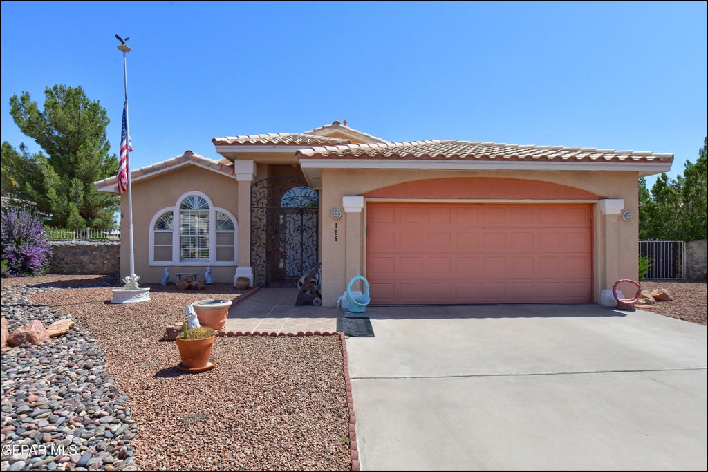 Photo of 128 DREAM SPIRIT Drive, Santa Teresa, NM 88008 (MLS # 949011)