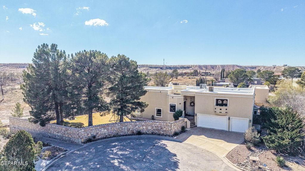 Photo of 204 MORNING STAR Road, Santa Teresa, NM 88008 (MLS # 939002)