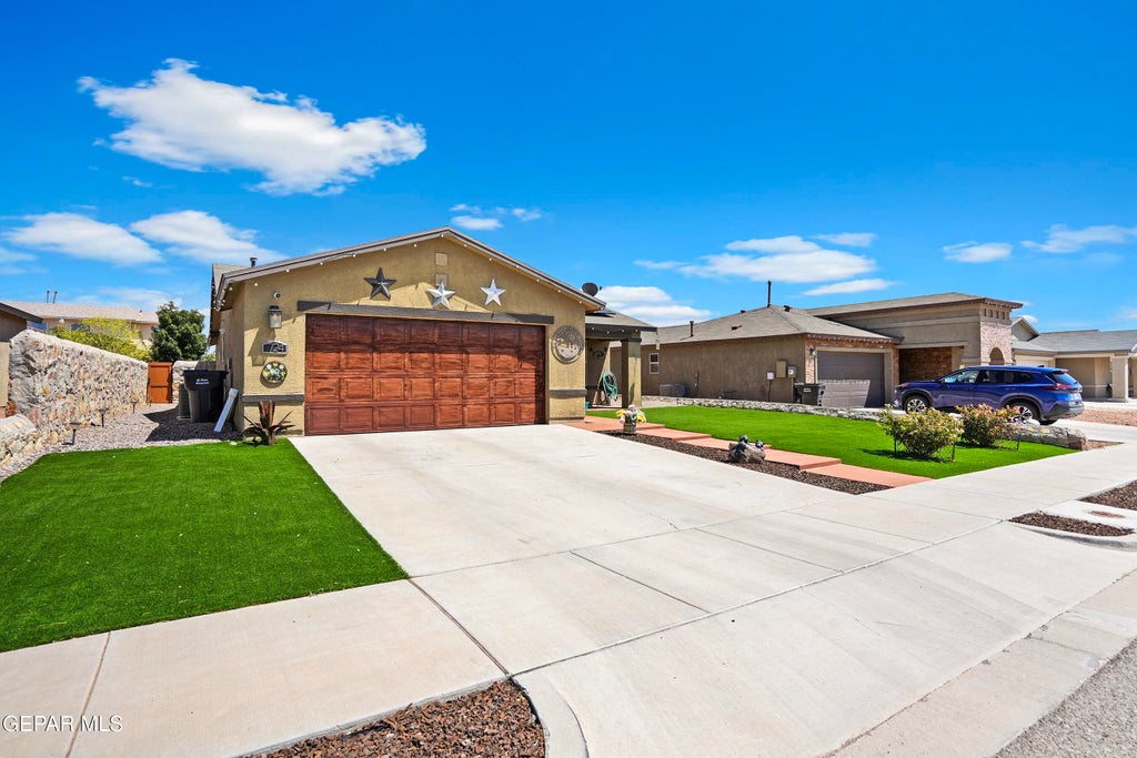 Photo of 724 Villa Romero Drive, Horizon City, TX 79928 (MLS # 950235)