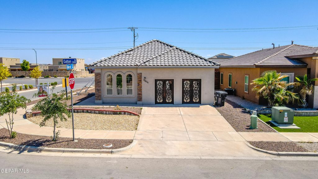 Photo of 640 Cedarwood Avenue, El Paso, TX 79928 (MLS # 938799)