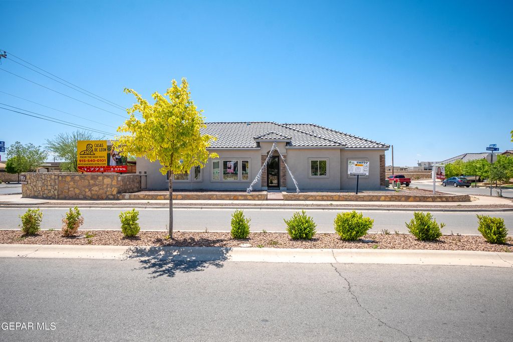 Photo of 640 Cedarwood Avenue, El Paso, TX 79928 (MLS # 938799)