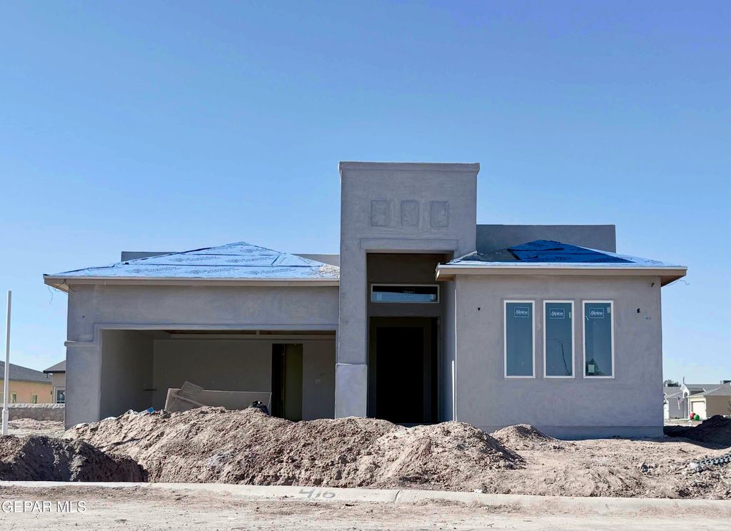 Photo of 416 PLATEAU Drive, Socorro, TX 79927 (MLS # 934843)