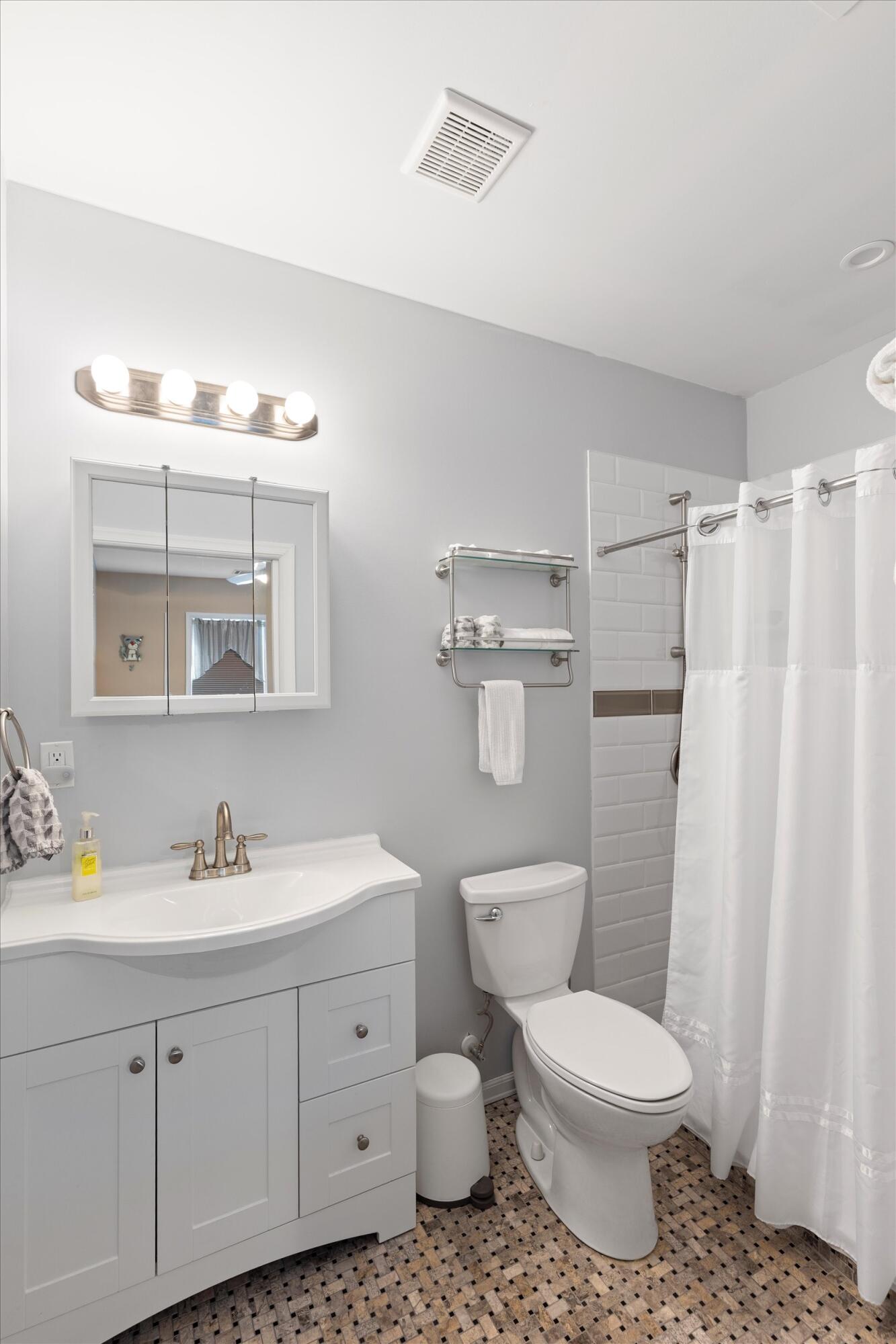 Stock Island, Florida 33040, United States, 2 Bedrooms Bedrooms, ,3 BathroomsBathrooms,Residential,Active,230668