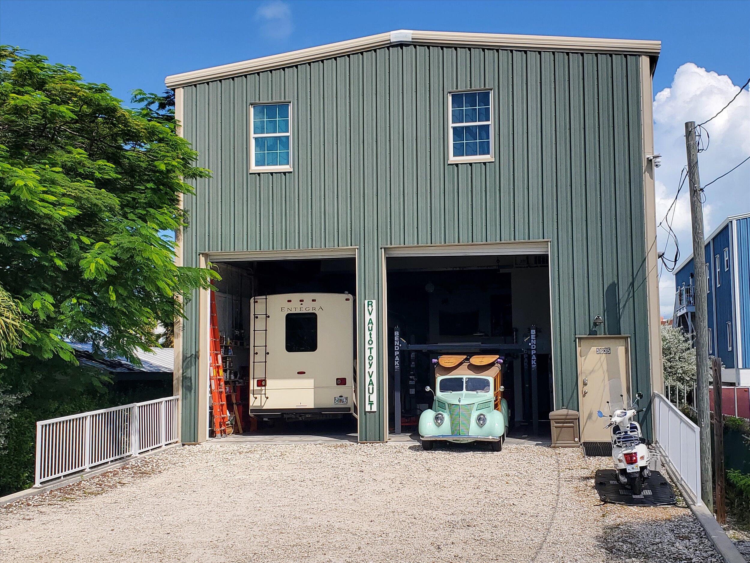 Stock Island, Florida 33040, United States, 2 Bedrooms Bedrooms, ,3 BathroomsBathrooms,Residential,Active,230668