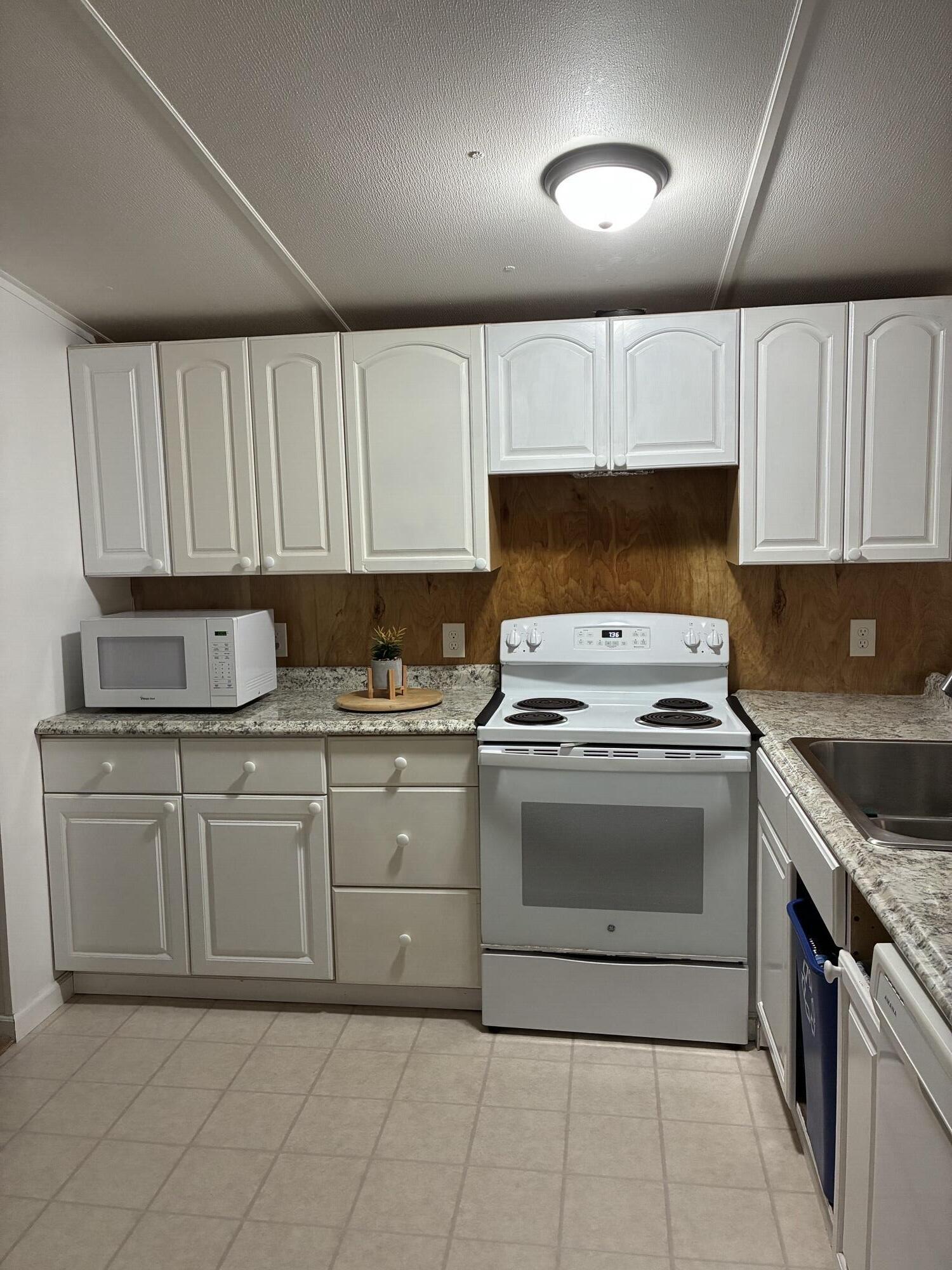 Stock Island, Florida 33040, United States, 3 Bedrooms Bedrooms, ,2 BathroomsBathrooms,Residential,Active,249705