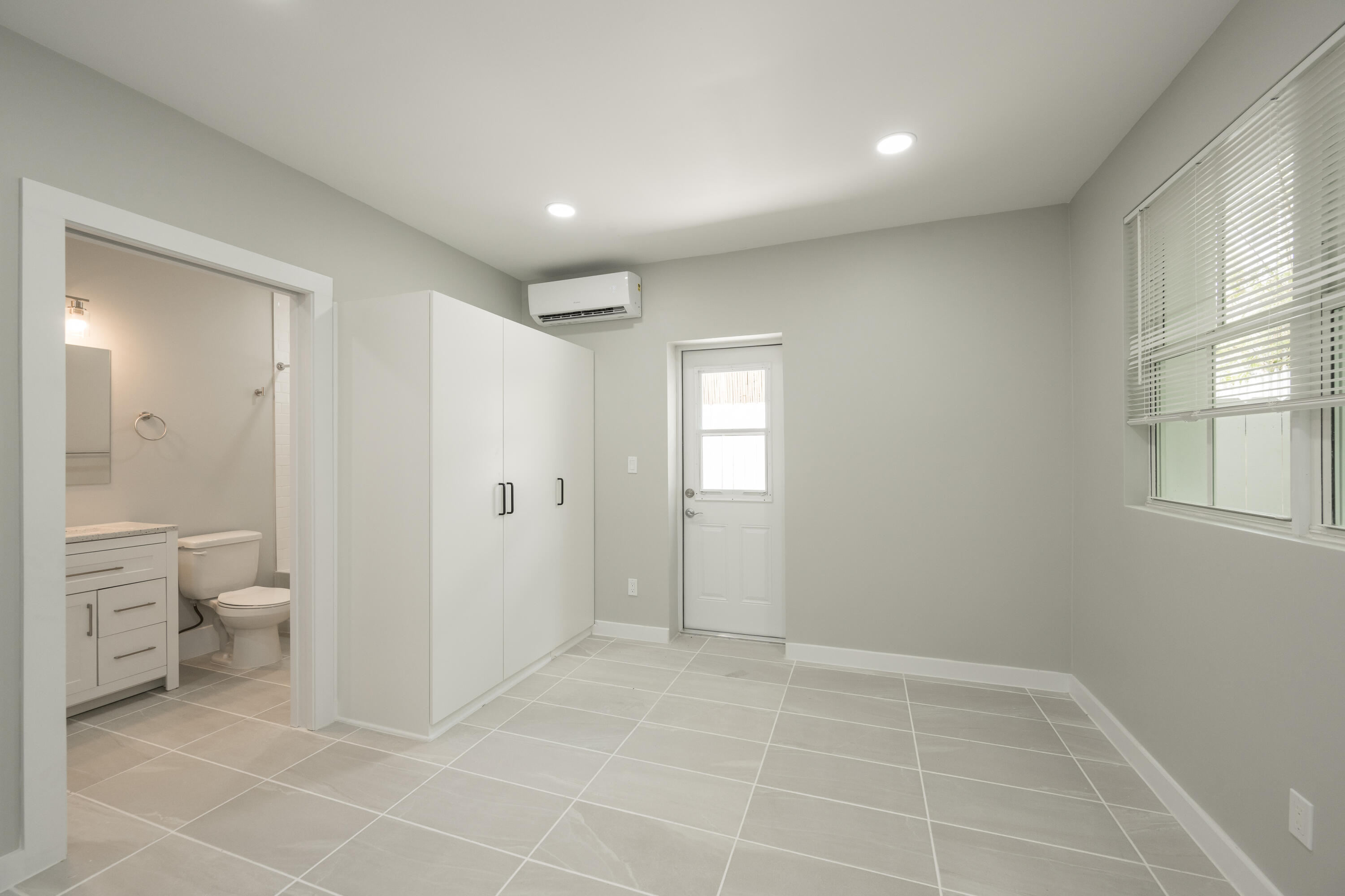 Key West, Florida 33040, United States, 8 Bedrooms Bedrooms, ,8 BathroomsBathrooms,Commercial,Active,48056